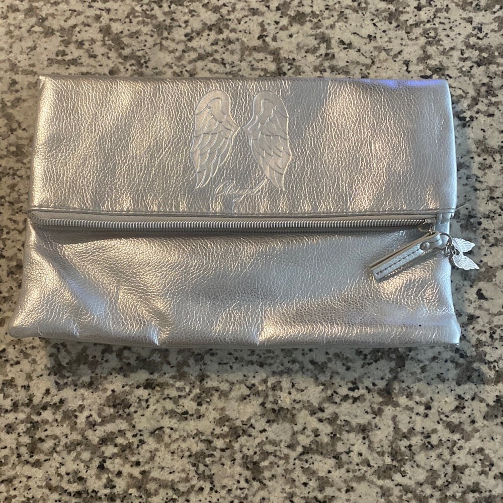 VS silver clutch